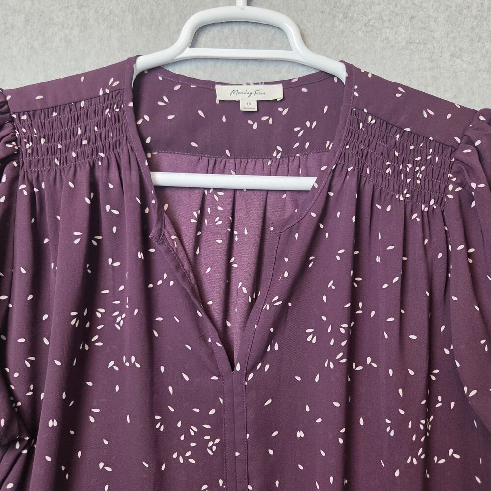 Monday Fun Plum Speckled SS Smocked Shoulders Split Neck Blouse Women's Plus 1X - Picture 3 of 12